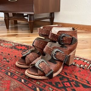 FREEBIRD Violet Cognac Leather Sandal w Silver Buckles